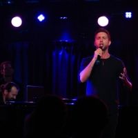 BWW Review: BROADWAY SINGS Gives Simple Tribute to a Giant With BROADWAY SINGS…
