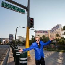 Road to The Mirage in Las Vegas Renamed 'Siegfried & Roy Drive'
