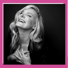 Exclusive: Oh My Pod U Guys- Jessica Hendy Is Walking With Bubbles