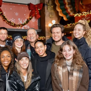 Photos: Jonathan Groff, Sarah Hyland and More Rehearse for Macy’s Thanksgiving Day…