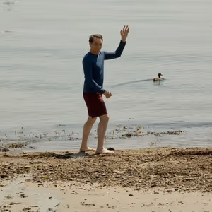 Video: Matthew Rhys Gives Awkward Speech in WIDOW'S BAY Sneak Peek Clip