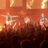 Goo Goo Dolls Debut New Live Video For 'Fearless'