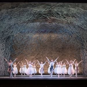 Sir Peter Wright And Birmingham Royal Ballet's THE NUTCRACKER Returns To The Stage…