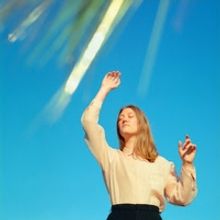 Eleanor Buckland Releases Debut Single 'Don't Look Down' July 23