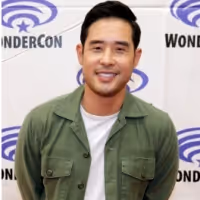 Interview: Raymond Lee on Costumes, Crew and How Theatre Prepared Him for QUANTUM…