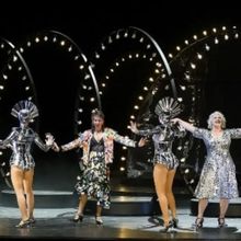 Review: FOLLIES at Volksoper, Wien