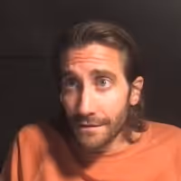VIDEO: Jake Gyllenhaal Sings Original Song 'Across the Way' For THE 24 HOUR PLAYS'…