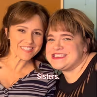 Video: KIMBERLY AKIMBO's Bonnie Milligan & Alli Mauzey Sing a Parody of 'Sisters'…