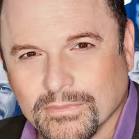 Interview: Jason Alexander Never FORGETs His Tradition, His Friends Or His Fellow…