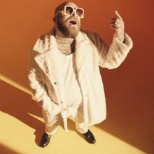 Video: Teddy Swims Drops Music Video for Buzzing Single 'The Door'