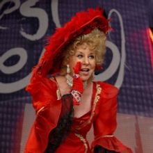 Jan Hunt Brings MUSIC HALL Back To Alexandra Palace