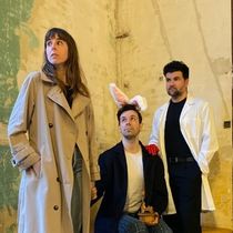 Gara Roda dirige a Paula Malia en la lectura de EL VALS DE BALTIMORE de Paula Vogel