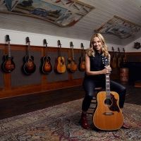 Sheryl Crow and Gibson Team Up for New Guitar Video