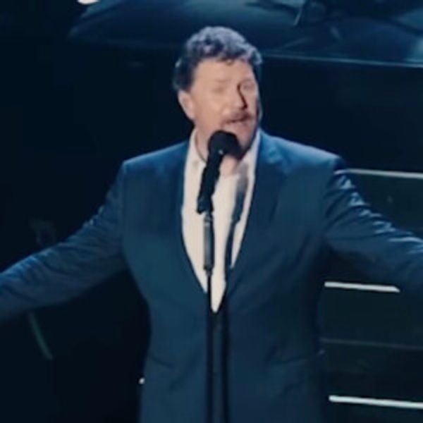 Video: Michael Ball Performs 'Pure Imagination' Ahead of CHARLIE AND THE CHOCOLATE FA Photo
