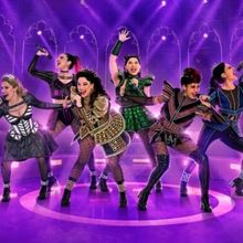 REVIEW: The SIX Wives of Henry VIII Hold Court At The Theatre Royal For A Fourth Sydn