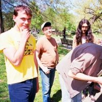 FRIENDSHIP Share New Single 'Chomp Chomp' Off Their Forthcoming LP 'Love The…