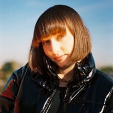 Girl_irl Releases New Single 'Float'