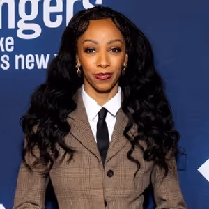 TWO STRANGERS (CARRY A CAKE ACROSS NEW YORK) Star Christiani Pitts Joins STAGE…