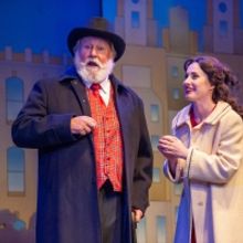 BWW Review: MIRACLE ON 34TH STREET at Dutch Apple Dinner Theatre