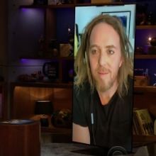 VIDEO: Tim Minchin Chats About UPRIGHT on THE LATE LATE SHOW