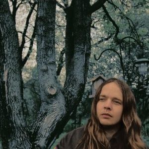 BILLY STRINGS Shares New Song "Mill Town Flood"