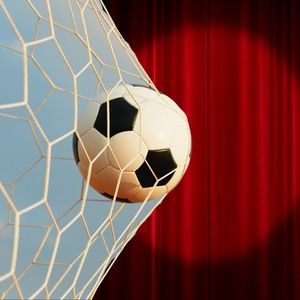 Coming to NYC for the World Cup? Here's the Broadway Show You Should See