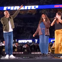 Video: HAMILTON Performs Halftime Show at NY Giants Game