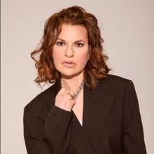 Sandra Bernhard Returns To Joe’s Pub With CAUGHT OFF GUARD This Holiday Season