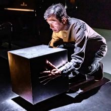 Review: 我咽下一枚铁做的月亮 - I SWALLOWED A MOON MADE OF IRON – OZASIA F