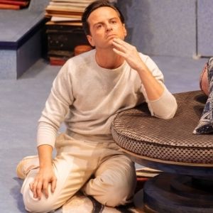 Review: PRESENT LAUGHTER, National Theatre At Home
