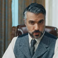 VIDEO: Jaime Camil Romances Cecily Strong in a New Sneak Peek at Friday's… Video