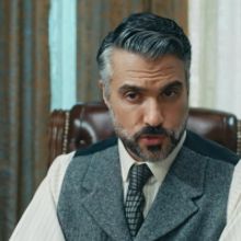 VIDEO: Jaime Camil Romances Cecily Strong in a New Sneak Peek at Friday's SCHMIGADOON