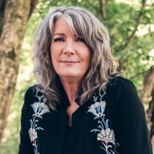 Kentucky Performing Arts To Present A Winter Gathering With Kathy Mattea