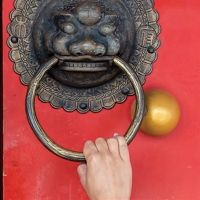 Special Offer: KING OF THE YEES at Imago Theatre
