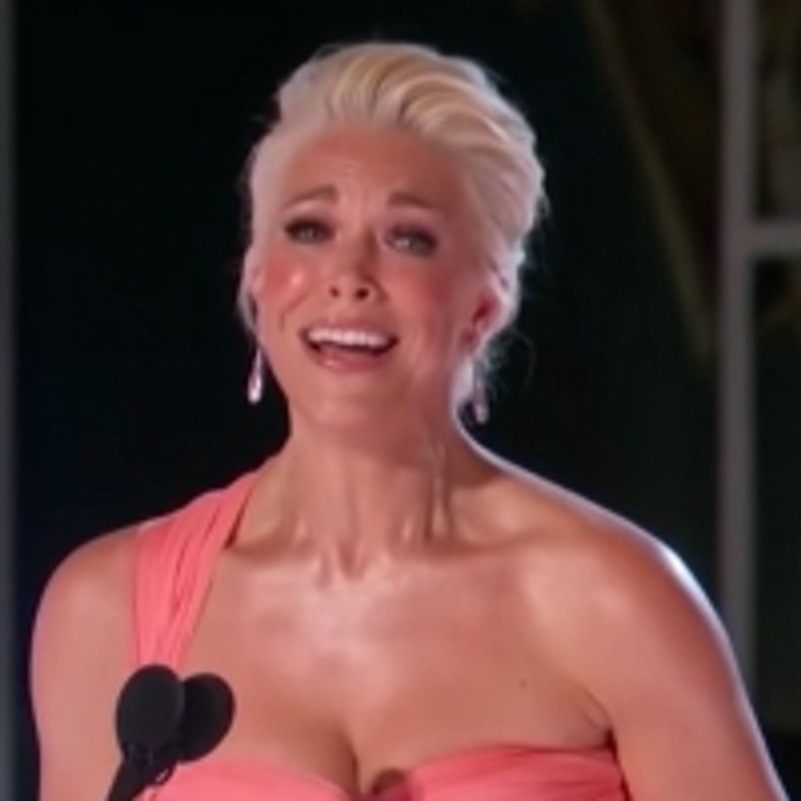 Hannah Waddingham Signs With Creative Arts Agency (CAA)