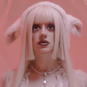 sophie meiers Shares Bedroom Pop Single 'someone to be there'