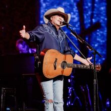 Alan Jackson to Conclude Career with Farewell Nashville Show in 2026