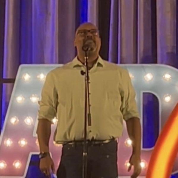 Video: James Monroe Iglehart Performs 'What a Wonderful World' - Broadway Theater Video