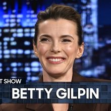Video: Betty Gilpin Reflects on Her Theater Journey on THE TONIGHT SHOW