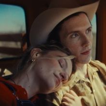 Video: Cody Jinks Releases 'Outlaws & Mustangs' Music Video