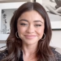Video: Adam Devine & Sarah Hyland Discuss Reuniting in PITCH PERFECT: BUMPER IN… Video