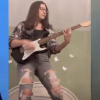 VIDEO: Two River's Tiny Shakes Performs ROMEO AND JULIET Opening in a New Song