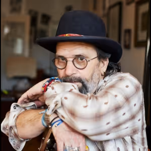 Steve Earle to Embark on Tour and Release Live Album 'Alone Again (Live)'