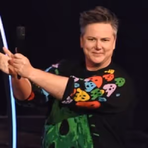 Hannah Gadsby's GENDER AGENDA to Premiere on Netflix in March