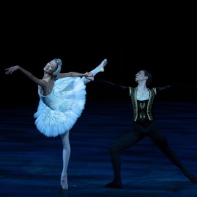 Review: SWAN LAKE IN-THE-ROUND, Royal Albert Hall