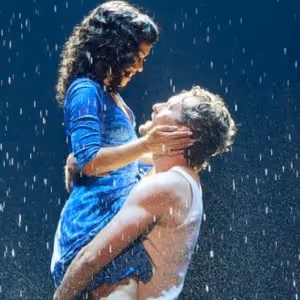 Review Roundup: THE NOTEBOOK National Tour is Now Underway
