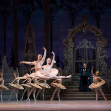 Review: THE NUTCRACKER, Royal Ballet And Opera