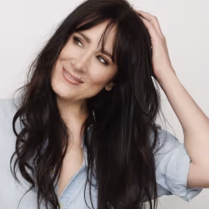 Dee Roscioli to Join TÍTANIQUE as Céline Dion in April