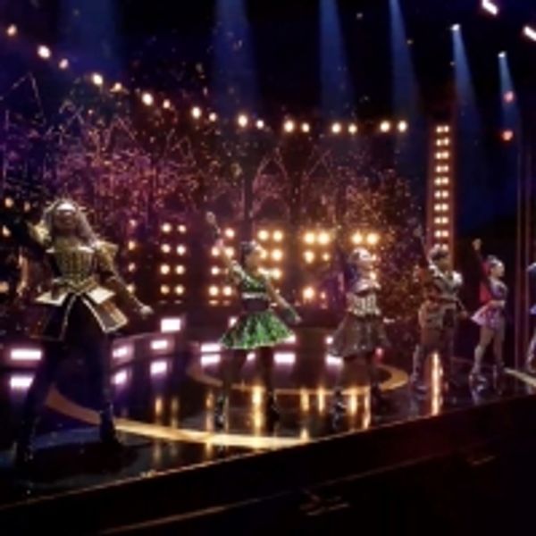VIDEO: Get A First Look At SIX On Tour - Chicago Theater Video