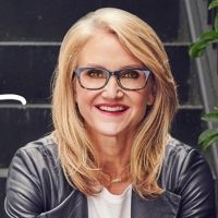 THE MEL ROBBINS SHOW Explores the Dark Side of Social Media in Upcoming Episode